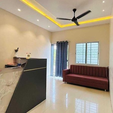 Oyo Hotel Elite Chandrapur Ngoại thất bức ảnh